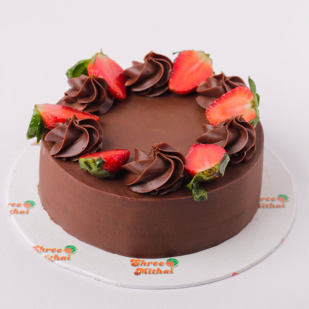 dark chocolate strawberry cake 533200