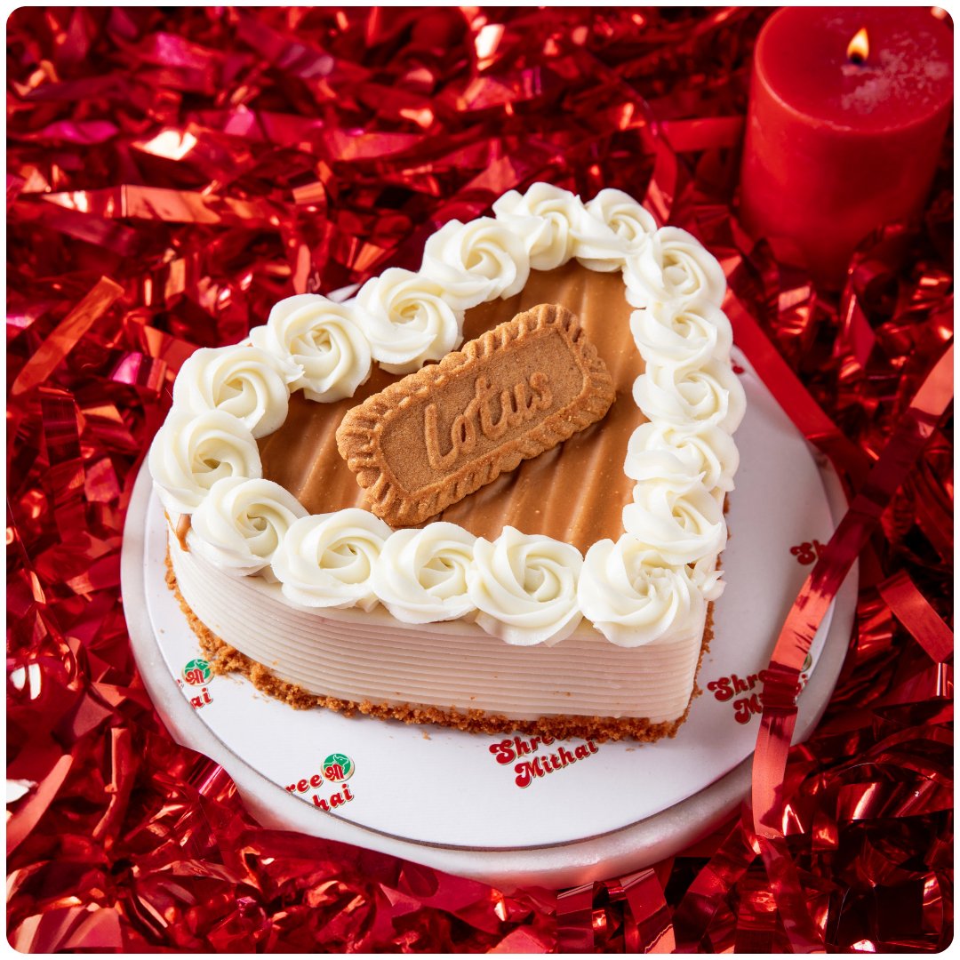 valentines lotus biscoff cake 870874